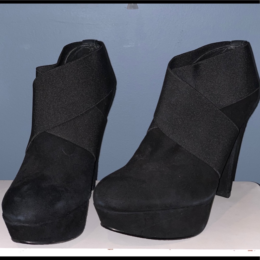 Stuart Weitzman black ankle booties *NEVER WORN*